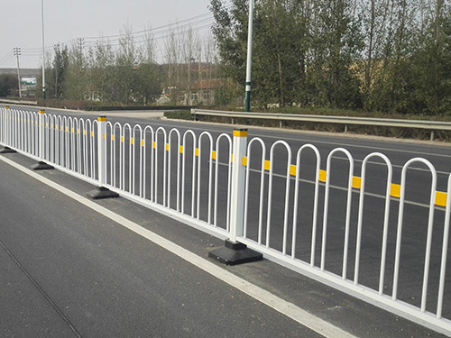 京式道路护栏的常见规格参数及优势